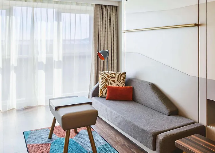 Adagio Royal Mile Апарт-отель 4*