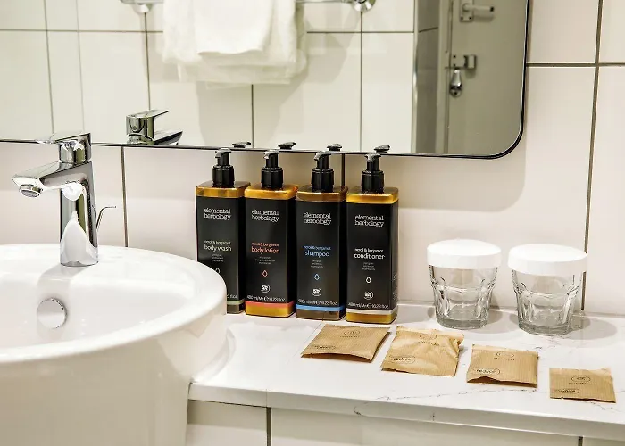 Mount Royal By The Unlimited Collection 4*