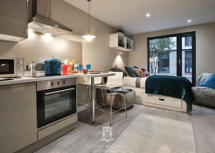 For Students Only - Kings Stables Road In דירה