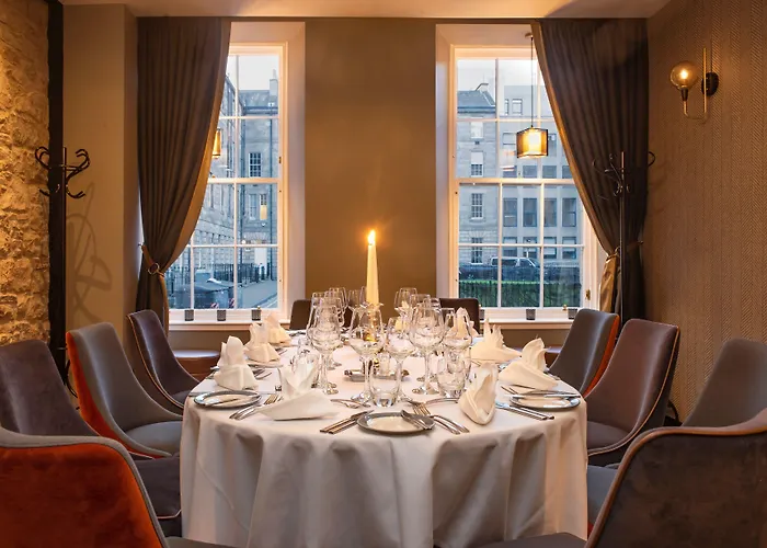 Hill Place 4*