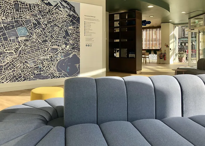 Edinburgh Central Accommodation Хостел *