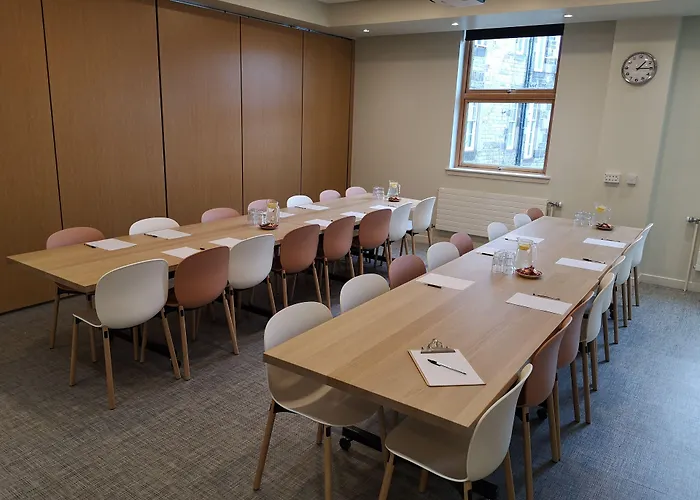 Edinburgh Central Accommodation Хостел Эдинбург