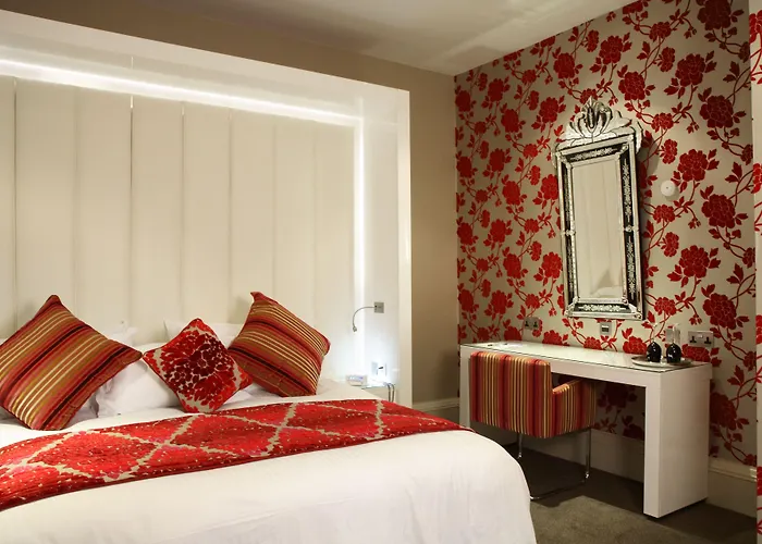 Отель The Rutland & 4*