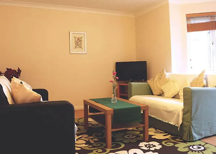 Grosvenor Gardens מלון 4*