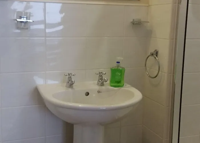 מלון Grosvenor Gardens אדינבורו