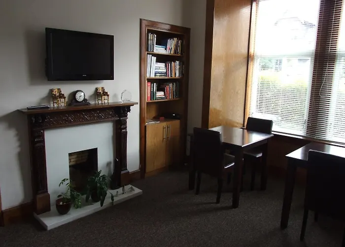 Πανσιόν Cambridge House 3*