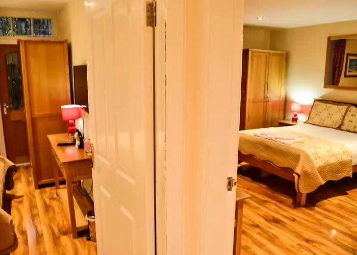 Edinburgh City Suites Апарт-отель