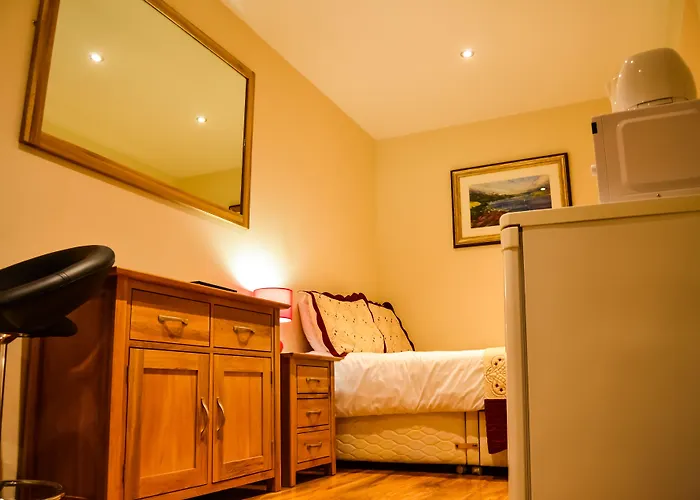 Апарт-отель Edinburgh City Suites