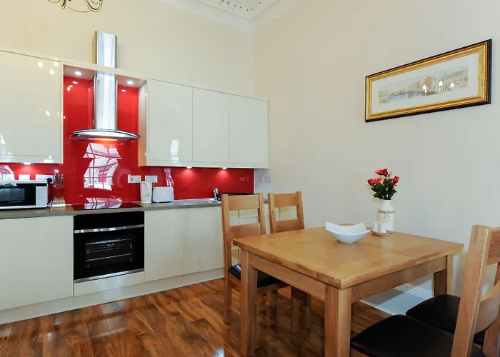 Edinburgh City Suites Эдинбург