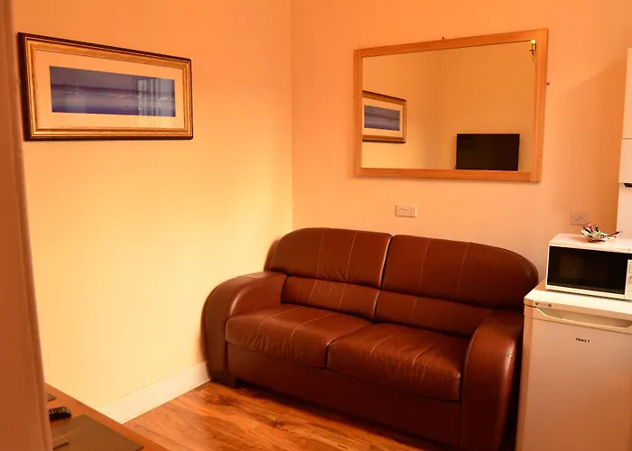 Апарт-отель Edinburgh City Suites