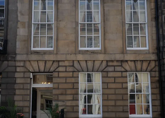 Edinburgh City Suites 4* Эдинбург