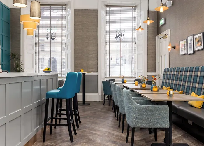 Hotel 28 York Place 3*