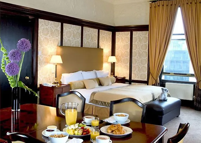 The Parliament House 3*