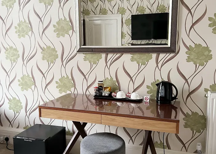 Πανσιόν Gladstone House 4*