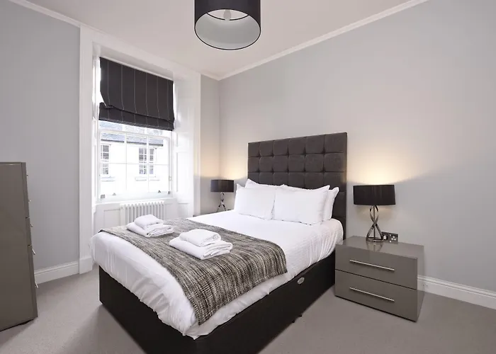 Destiny Scotland - Hill Street Daire
