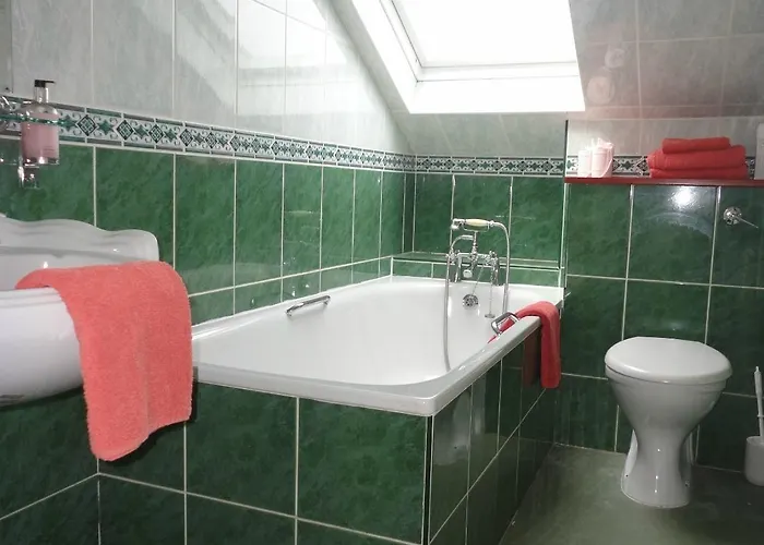 Pillars House 3* Edinburgh