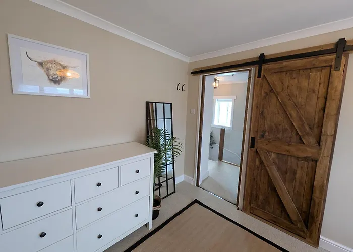 Newly Refurbished 3 Bed House With 2-sided Wood Burner And Garden In Holiday home Edinburgh