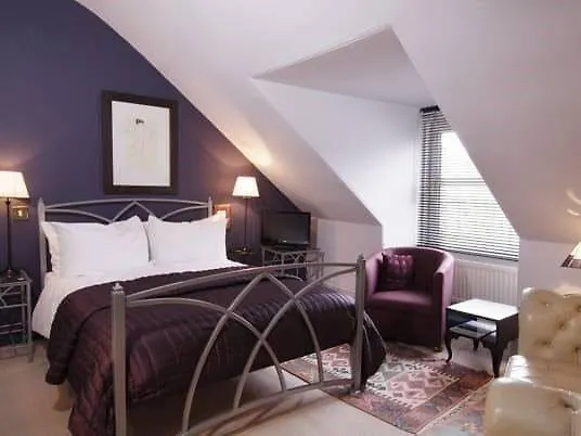 Southside Gæstehus 4*