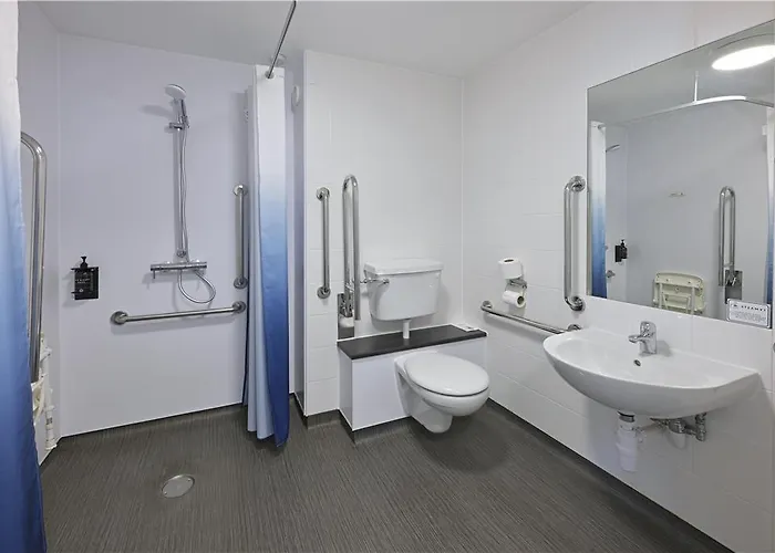 Travelodge Airport Hotel