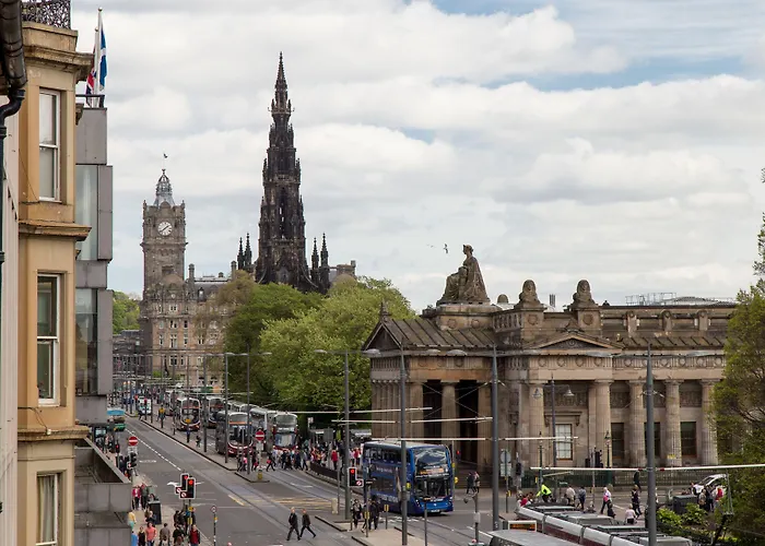 Destiny Scotland - Chisholm Hunter *