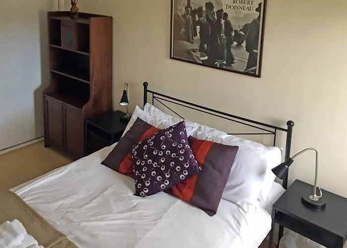 Bright Spacious 2 Bedroom In Stockbridge * Edinburgh