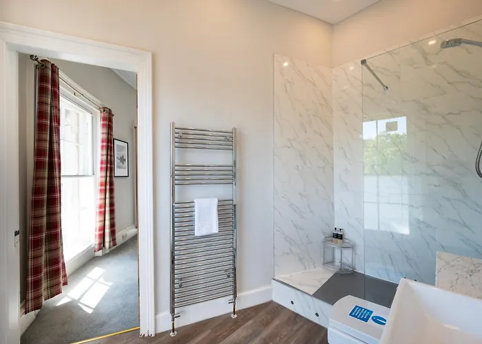 Windsor Street Apartment