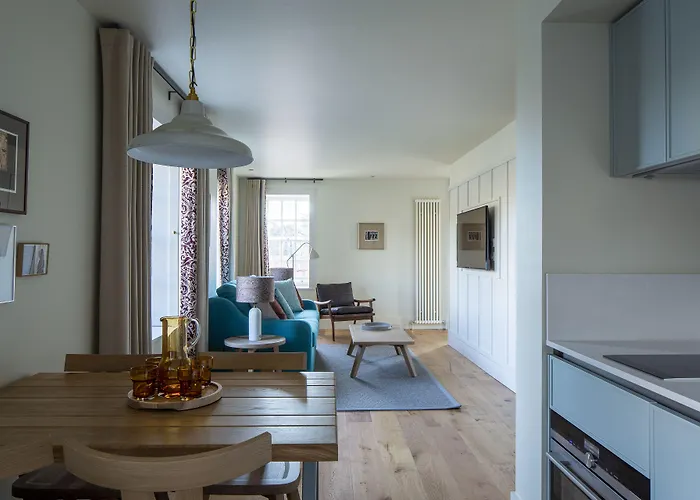 Hotel apartamentowy Abbey Apartments, At Holyrood 4*