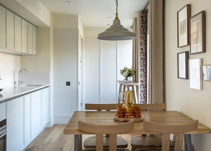 Abbey Apartments, At Holyrood Aparthotel Edinburgh