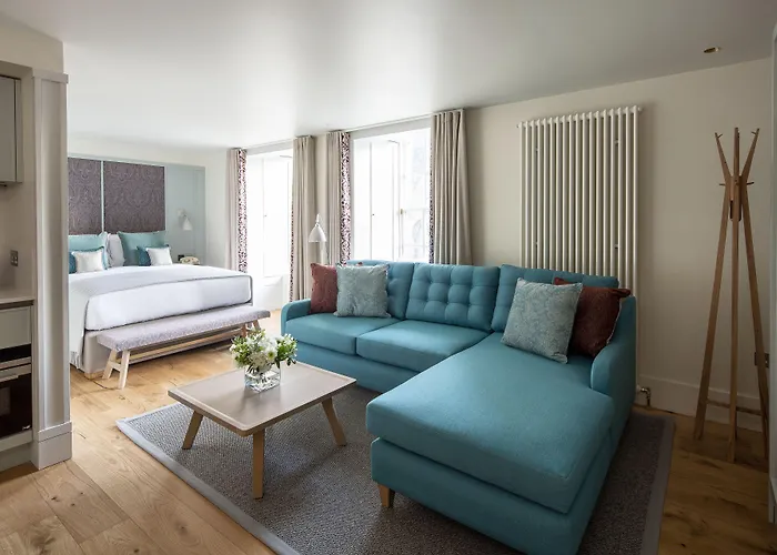 Abbey Apartments, At Holyrood Hotel apartamentowy Edynburg