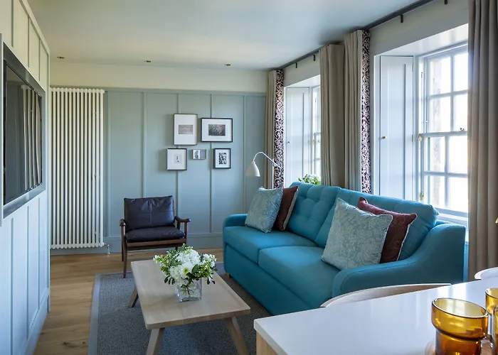 Abbey Apartments, At Holyrood