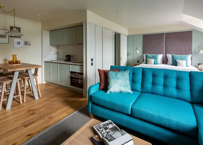 Abbey Apartments, At Holyrood