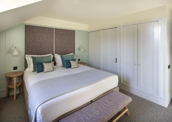 Abbey Apartments, At Holyrood 4*