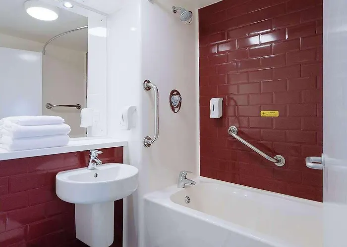Travelodge Waterloo Place