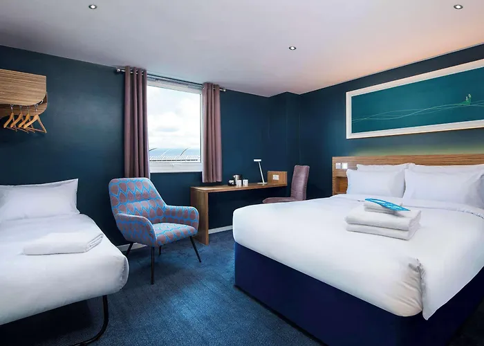 Travelodge Waterloo Place 3* Edinburgh