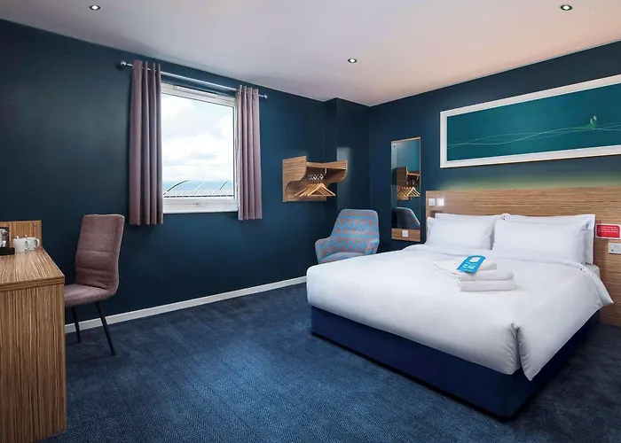 Travelodge Waterloo Place 3*