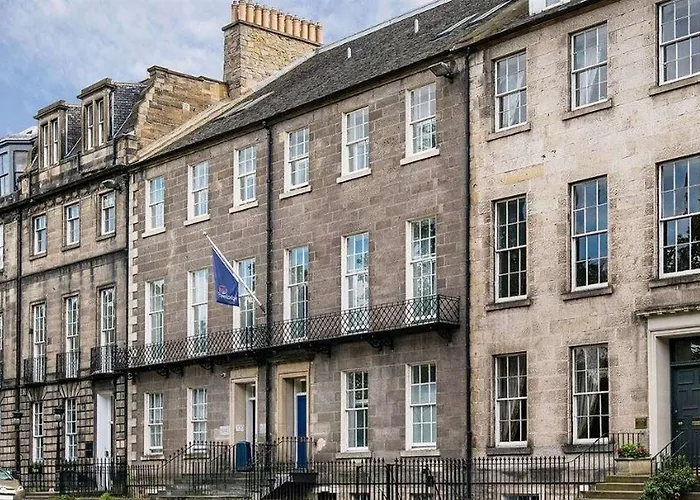 Travelodge Queen Street