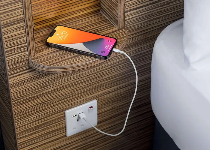 Otel Travelodge Queen Street 3*