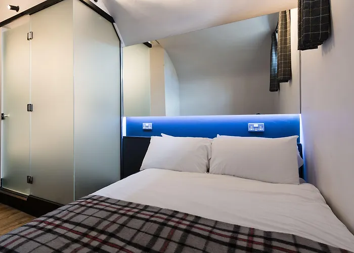 Code - The Court, Hostel Edinburgh