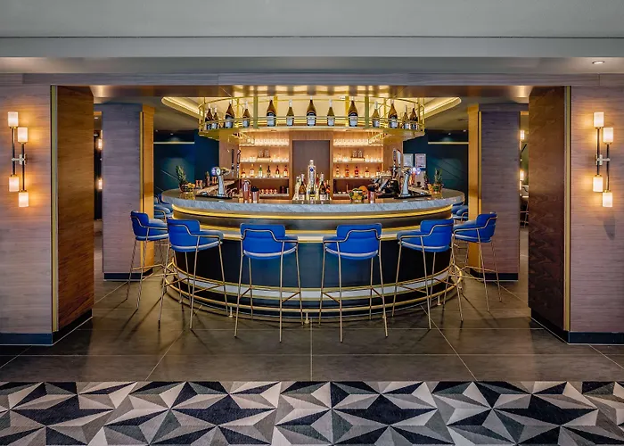 Yotel Отель 4*
