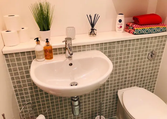 Remarkable 2 Bed In Lägenhet Edinburg