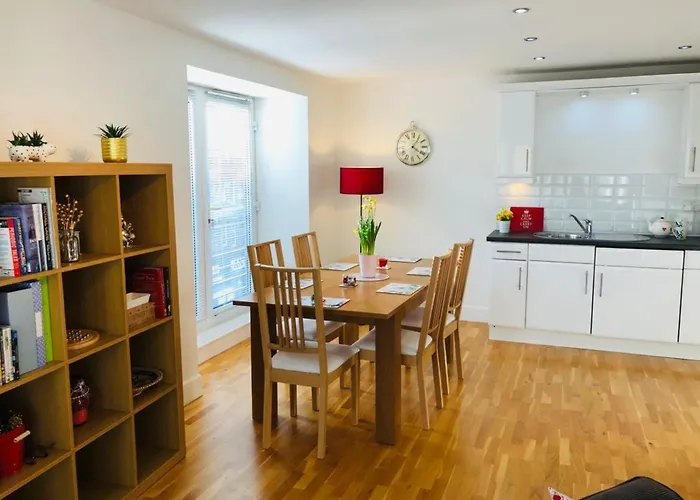Remarkable 2 Bed In Lägenhet Edinburg