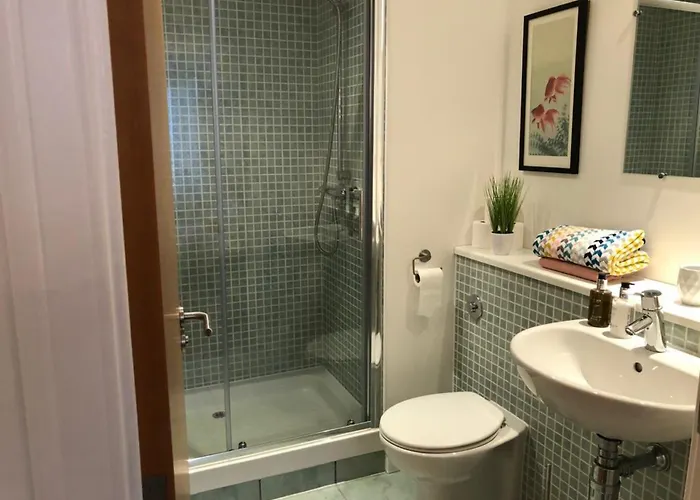 Remarkable 2 Bed In Lägenhet Edinburg