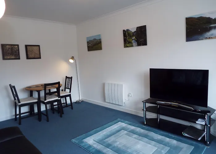 Ideal Location With Free On-site Private Parking Lägenhet Edinburg