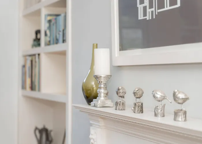 Beautiful & Bright 2bd Flat - Haymarket * Эдинбург
