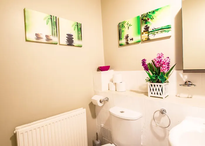 Montgomery - Crighton אדינבורו