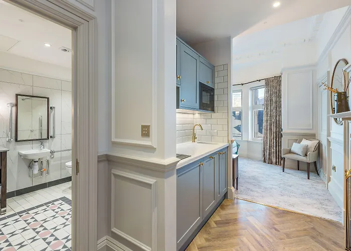 Righ Residences - George Street Aparthotel