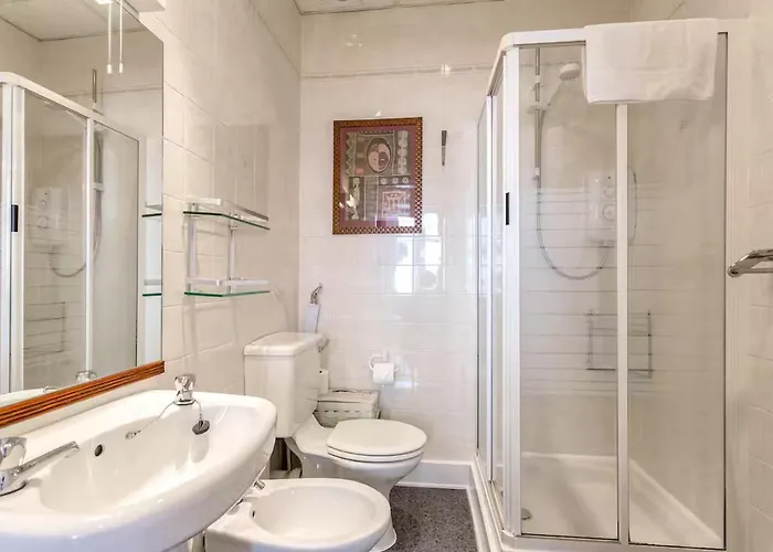 Appartamento Great Location! 2bd,2 Bath In Centre Of *