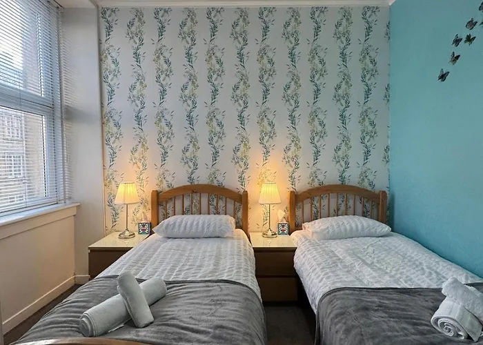 Hymarket 2bed Modern * Edinburgh
