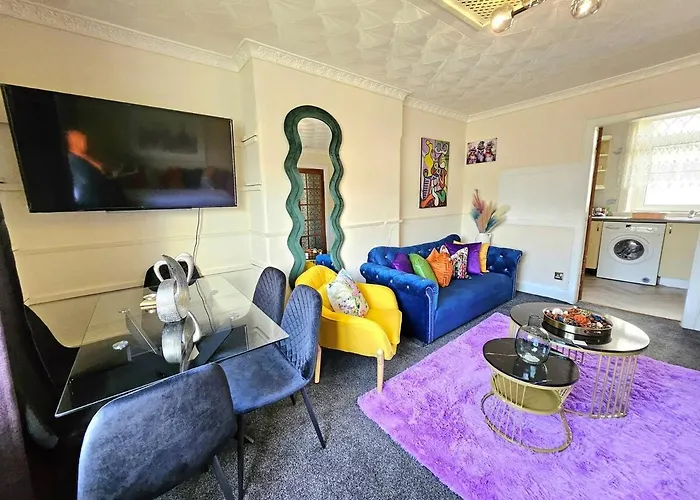 Apartament 2 Bed Apt, 4 Beds, 3 Tvs Parking