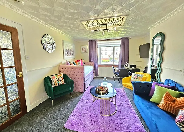 Apartament 2 Bed Apt, 4 Beds, 3 Tvs Parking